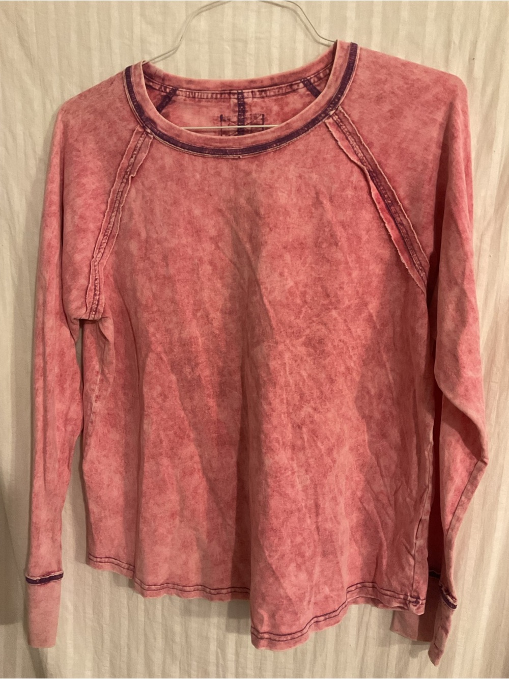 Mineral Washed Sz. S. Pink Long-Sleeve Women's Top raw edges